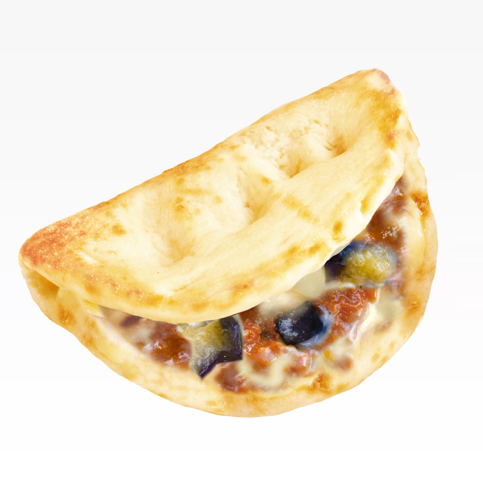 カルツォーネ ナスとチーズのボロネーゼ